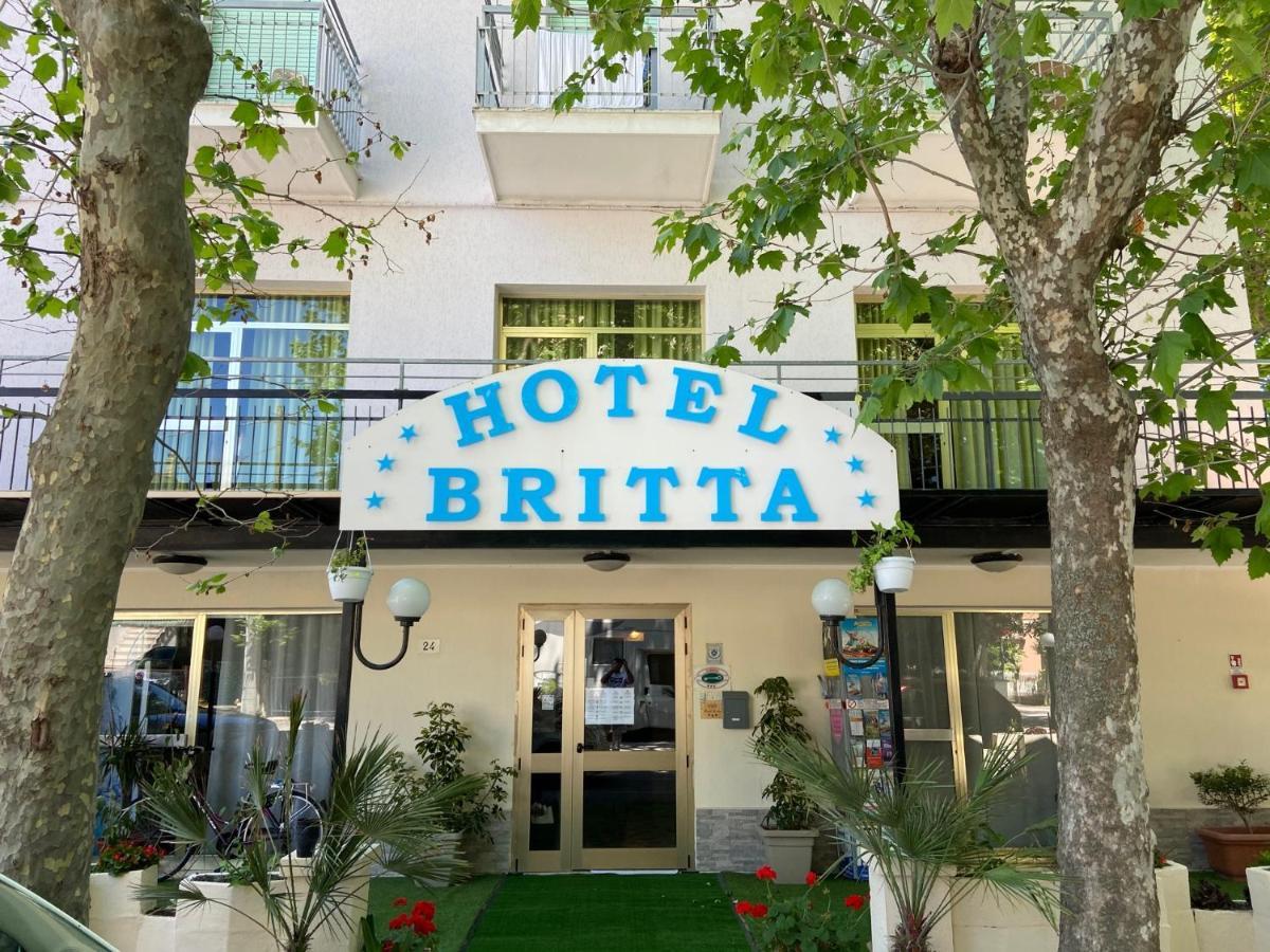 Hotel Britta Rimini Bagian luar foto